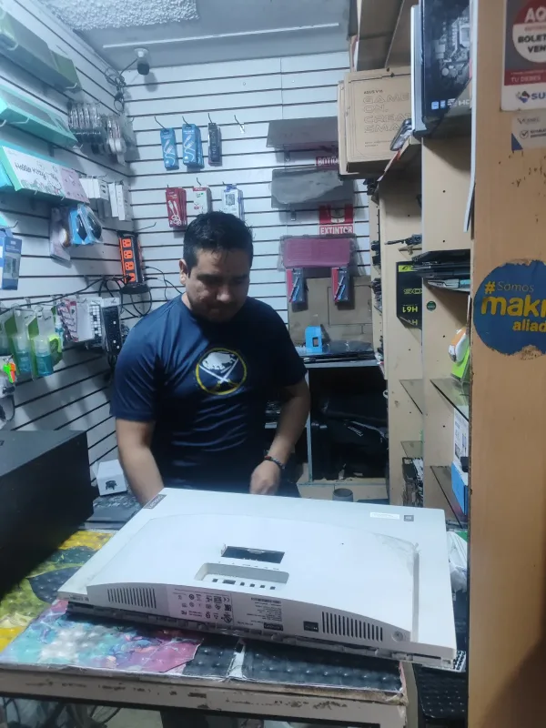 Técnico David computadoras