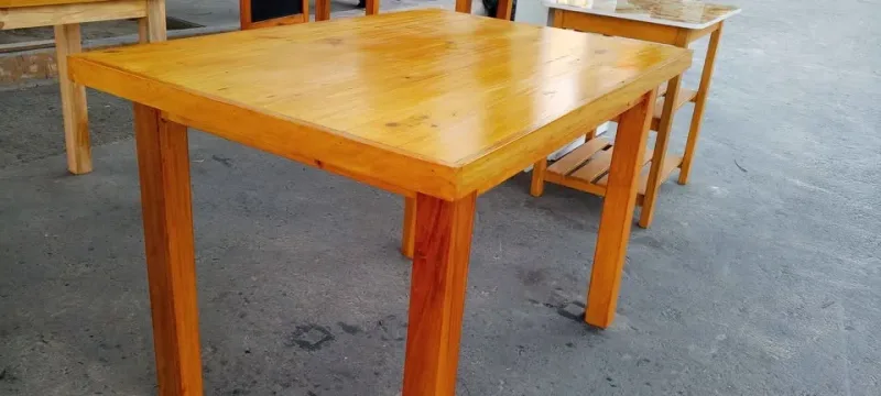 Mesas de madera fabricadas — Ruben Jaqua