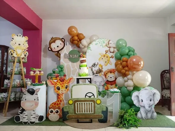 Decoraciones temáticas de fiesta en Chimbote y Nuevo Chimbote: Minnie Mouse, bautizo, safari, Toy Story y Stitch con globos, paneles y letreros