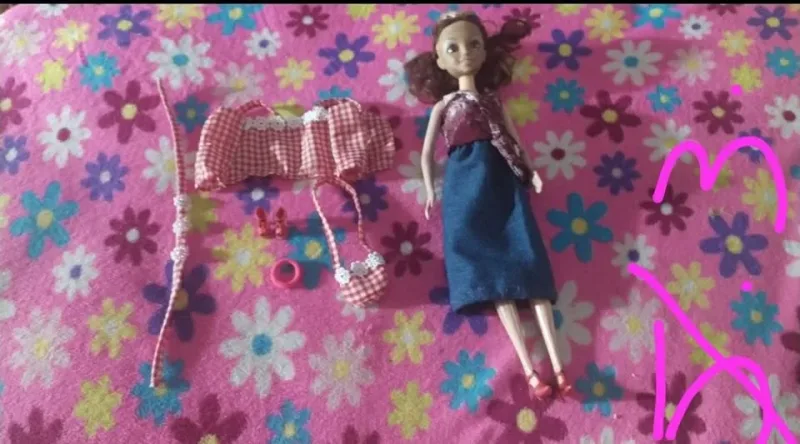 Ropita y conjuntos para muñecas Barbie y Ken de todos los modelos, en Chimbote