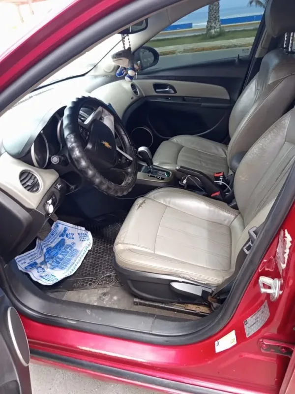 Chevrolet Cruze LS automático — Chimbote