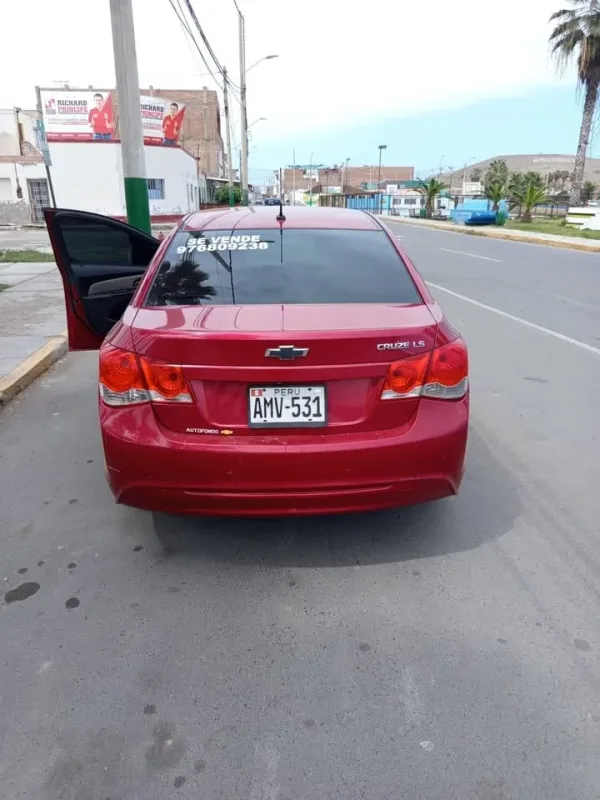 Chevrolet Cruze LS automático — Chimbote